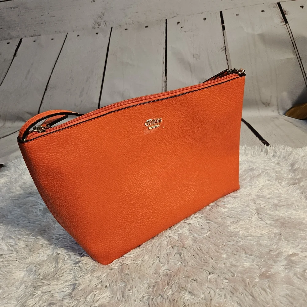Guess Orange Faux Leather Cosmetic Bag Travel Pouch‎ Clutch - Picture 2 of 15